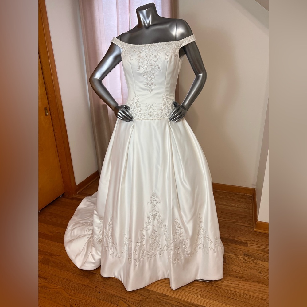 Elegant Off-Shoulder Ivory Embroidered Ball Gown